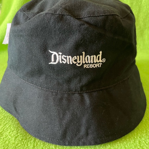 Tinkerbell Disneyland Sweet or Feisty Bucket Hat Reversible NWT - Picture 4 of 6